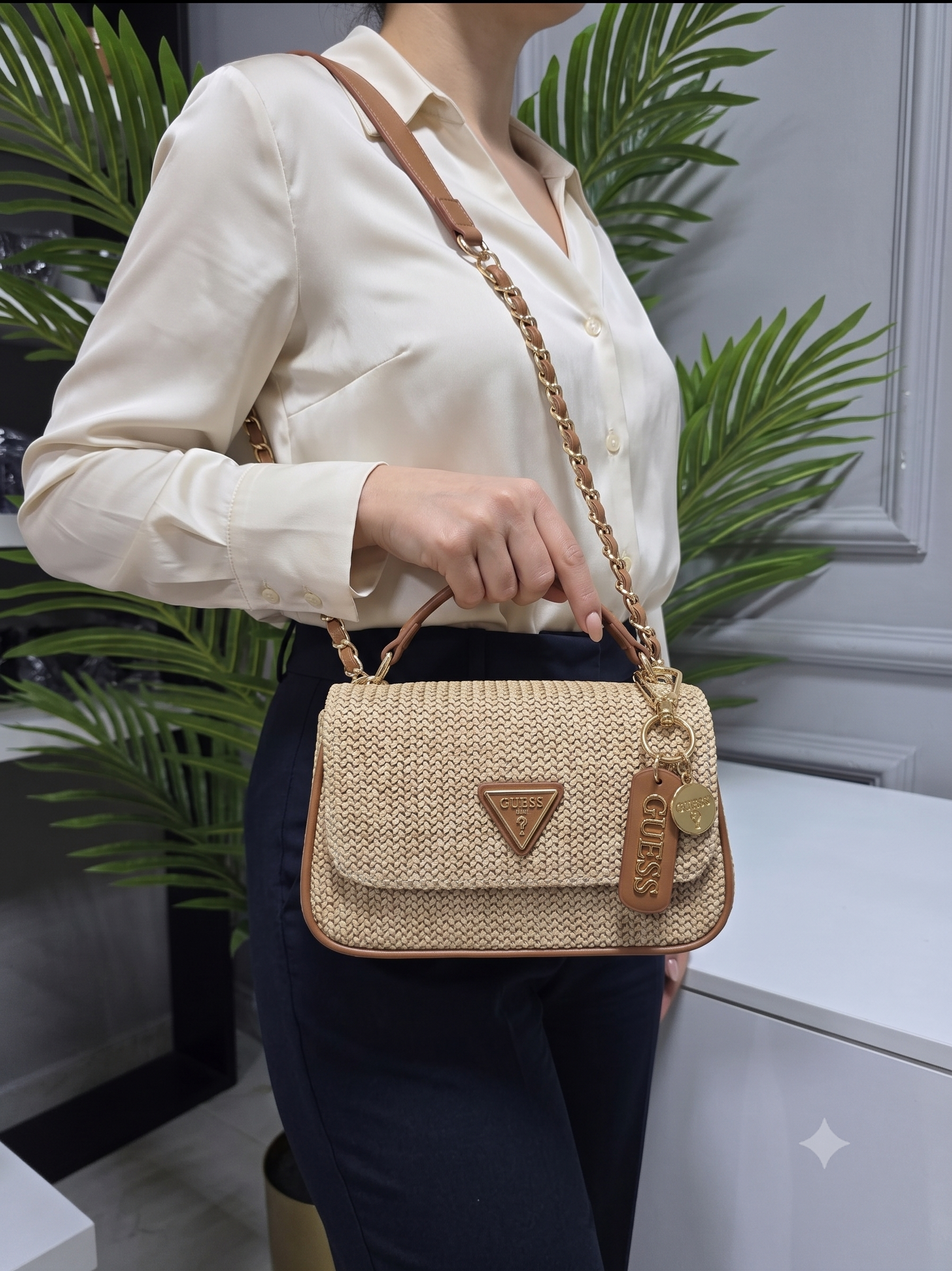 Guess Clara Bej Hasır Dokuma Taba Detaylı Çapraz Çanta
